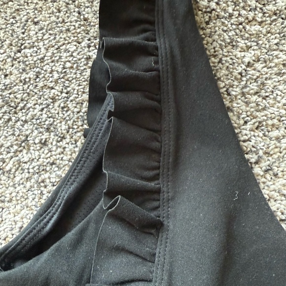 Senita Athletics Black Ruffle Activewear Top - Picture 3 of 6